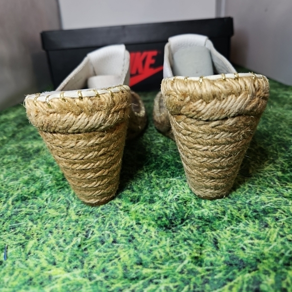 Burberry White Leather Espadrille Thong Wedge Sandals Check Size 39 . Box not in - Picture 3 of 13